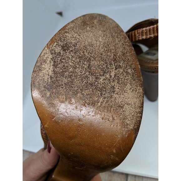 MOSCHINO Women'ts Vtg BROWN LEATHER SLINGBACK PLATFORM HEELS Size 39.5 - Picture 12 of 13